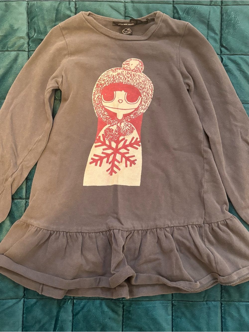 Little Marc Jacobs Gray Long-Sleeve Ruffle Hem Top with Red and White Graphic